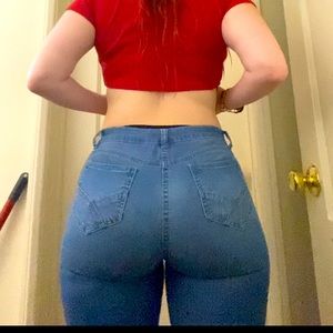 Fashion nova skinny jeans butt lifting
